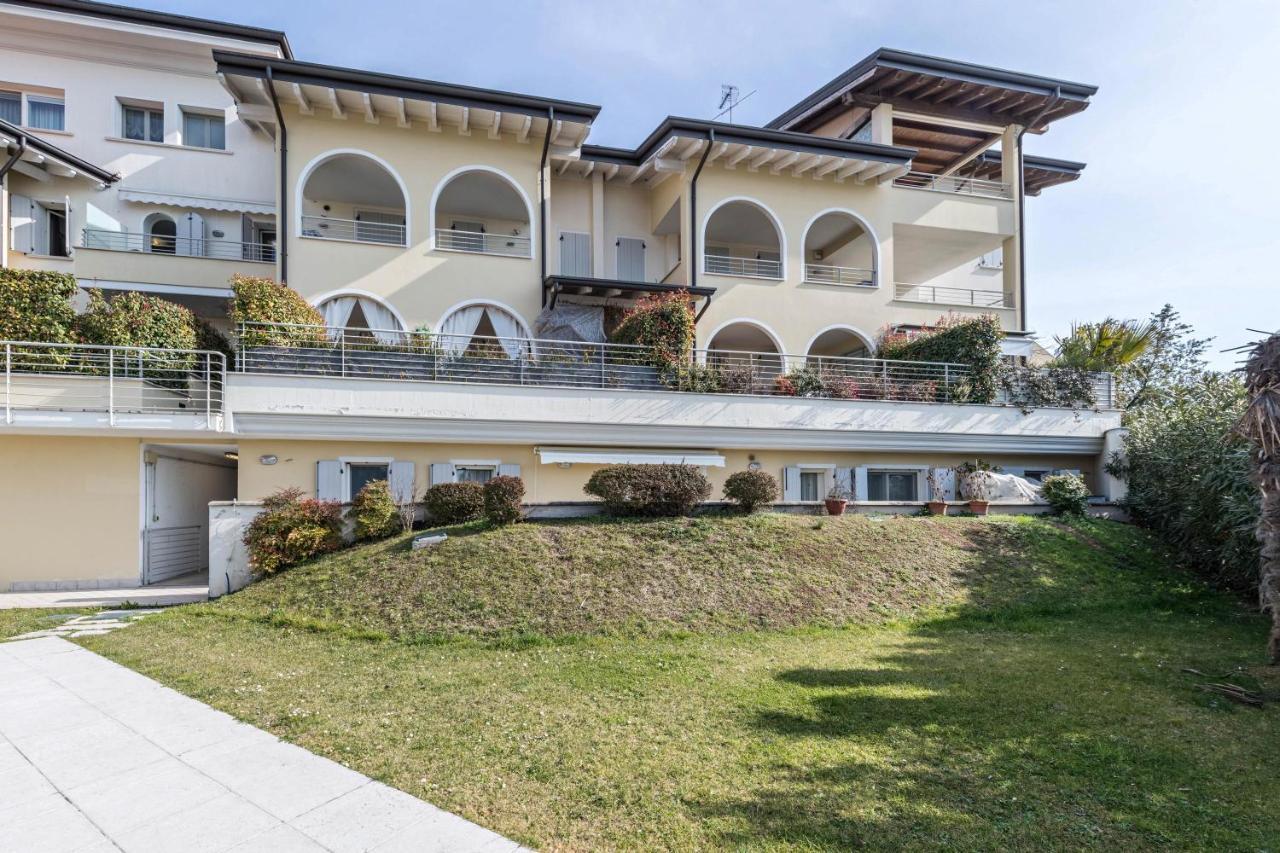 Luxury Apartment With Swimming Pool Lonato Extérieur photo